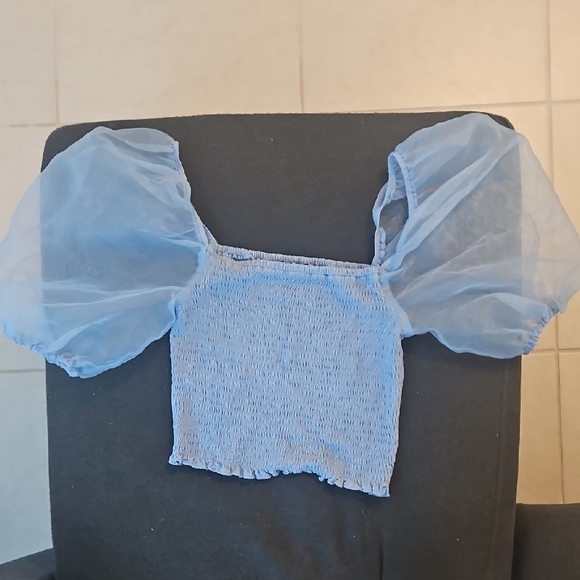 Forever 21 Tops - 🩵Forever 21 Light Blue Sheer Puff Sleeve Blouse🩵